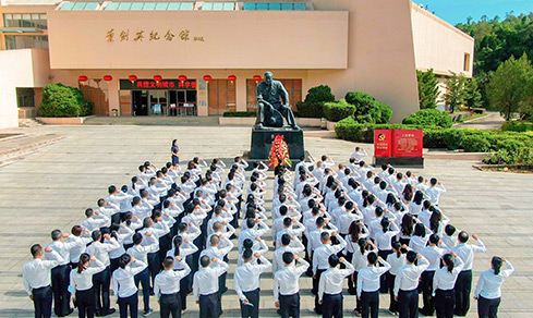 “不忘初心，，，，，，切记使命”  <br>认真组织开展“七一”主题党日活动